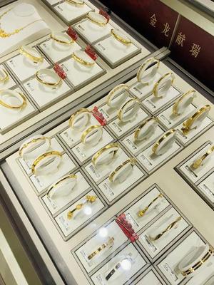 金價持續(xù)回落，珠寶首飾零售迎來消費熱潮
